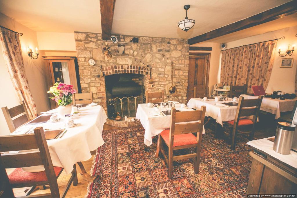 Weycroft Mill House Bed And Breakfast Axminster Eksteriør billede